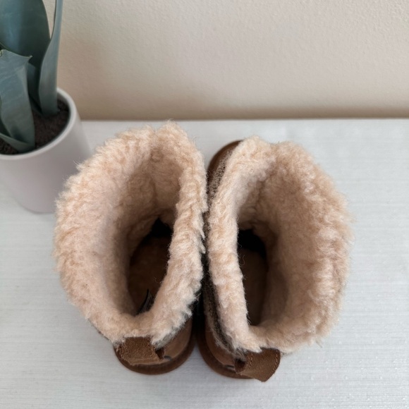 BearPaw Tan Suede/Sweater Fur Insulated Weatherproof Boots Women’s 7 - Picture 9 of 14